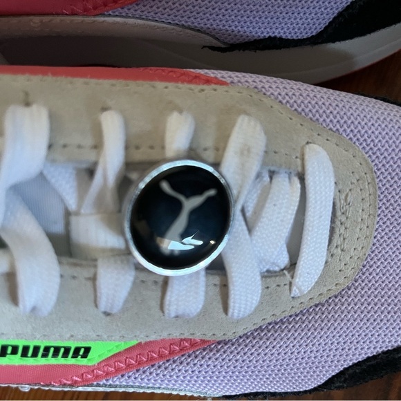 Puma Women’s Sneakers, size 7 - Picture 2 of 6